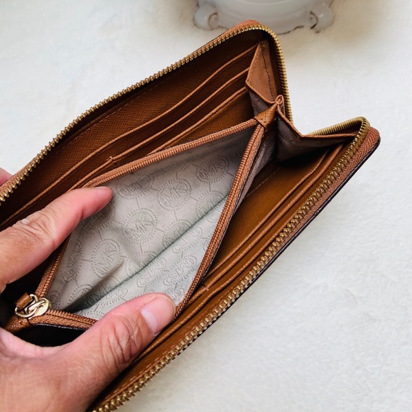 Michael Kors Brown Matted Saffiano Leather Wallet - Picture 4 of 11